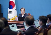 문 대통령 “日 수출규제, 전화위복…강한 경제로 가는 길 열었다”