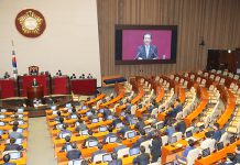 정 총리 “대공황 비견되는 위기…추경은 ‘V’자 반등 마중물”